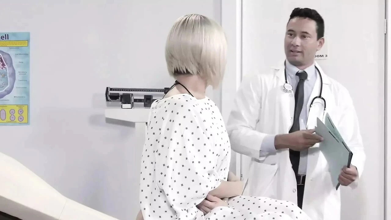 Trans melekler - foxxy anal oyuncaklara doyumsuz bir takıntısı var ve doktor Gabriel yardım etmek için orada