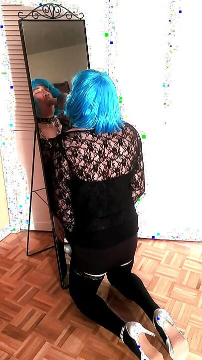 Kandi Gets On Her Knees & Sucks Dick!