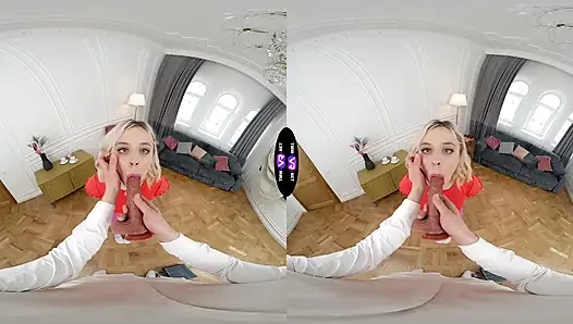 Molly Cute yapay penisi gerçek yarakla karşılaştırıyor ve sonra döl istiyor - teenmegaworld