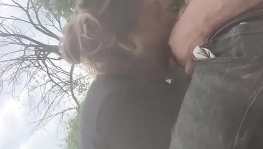 Минет у реки