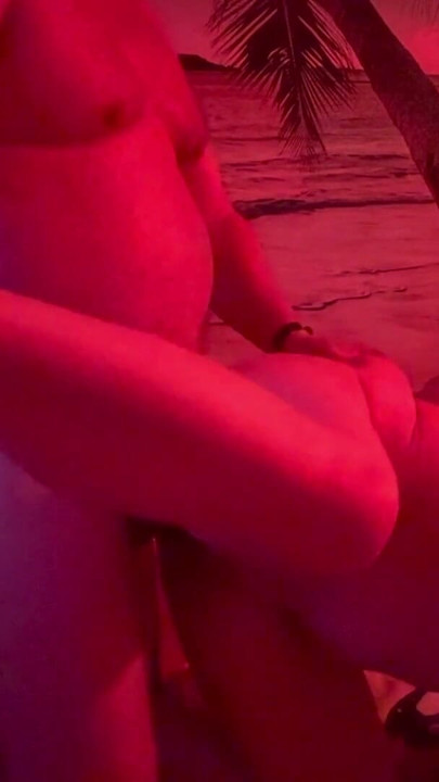 Sexo romántico de Pascua termina con trago de semen | Clip 1