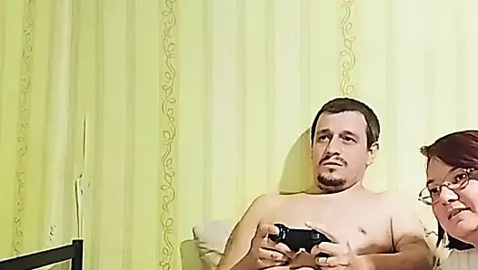 Челенж сводной сестры ударяет на первом уровне игры