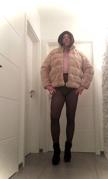 Nicki-Crossdress sexy Pantyhose & High-Heels
