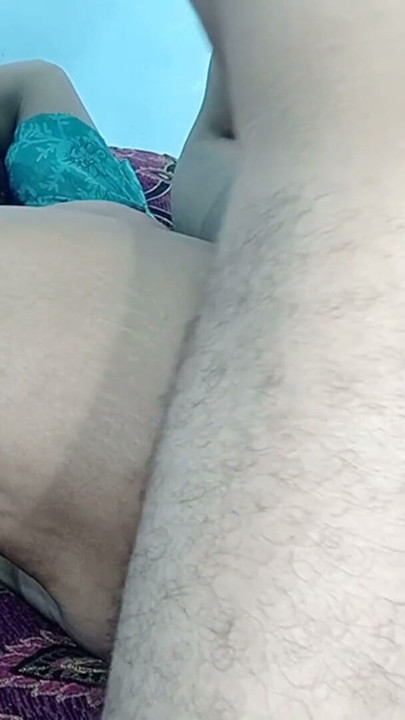 Parle cochon en baisant la chatte d'une belle indienne sexy en missionnaire POV HD vidéo hindi | Clip 2