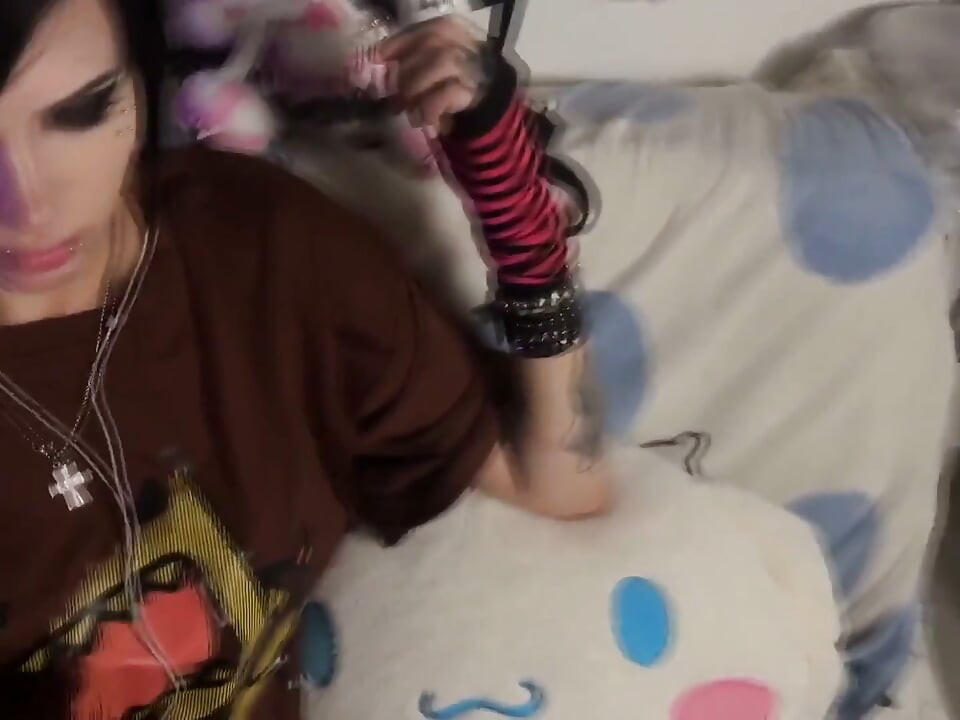 POV: Pretvarao si se da si emo samo da bi jebao emo alt devojku