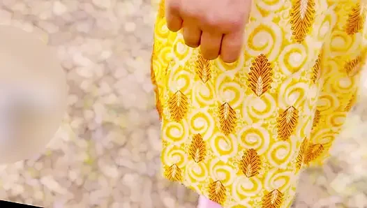 Hintli sevimli littlestepsister erkek arkadaşıyla buluşmaya gittiğinde üvey kardeşiyle seks yapıyor, ilk kez sıkı amcığını sikiyor, xxx video
