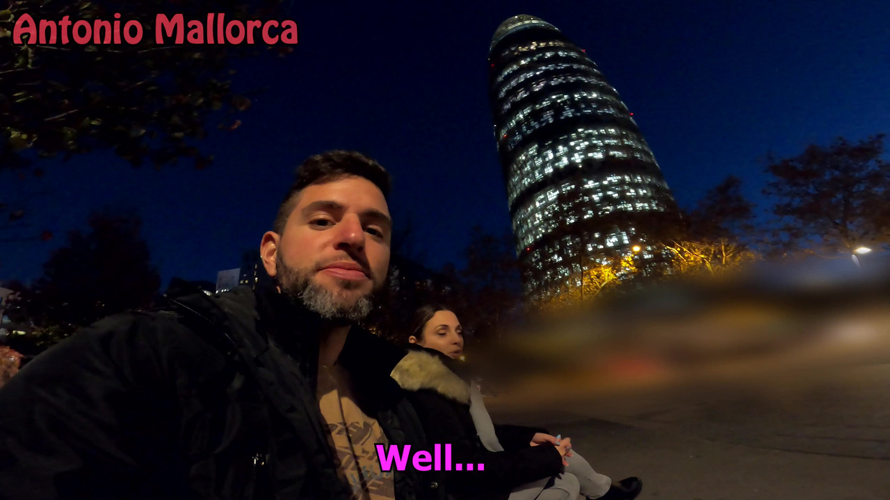 在我丢了airbnb后，热辣的大屁股西班牙人邀请我去她的酒店房间