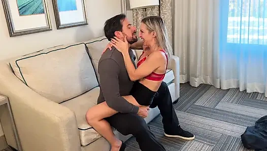 Чистильщица Lora Cross заставляет Сэма покориться