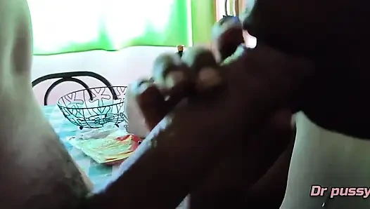 Dr pussy 2 - tiefer oralsex von schwarzer frau mit viel sperma auf dicken titten