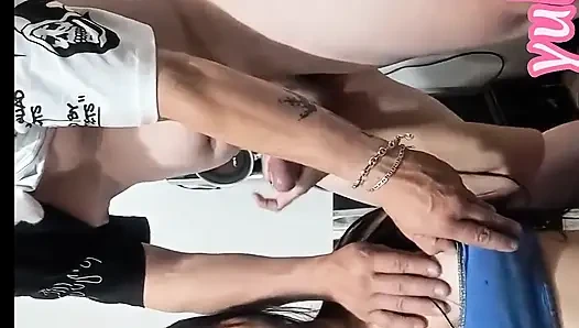 Mein stiefbrudchen spioniert mich aus, während ich dusche, ich werde wütend und ficke ihn