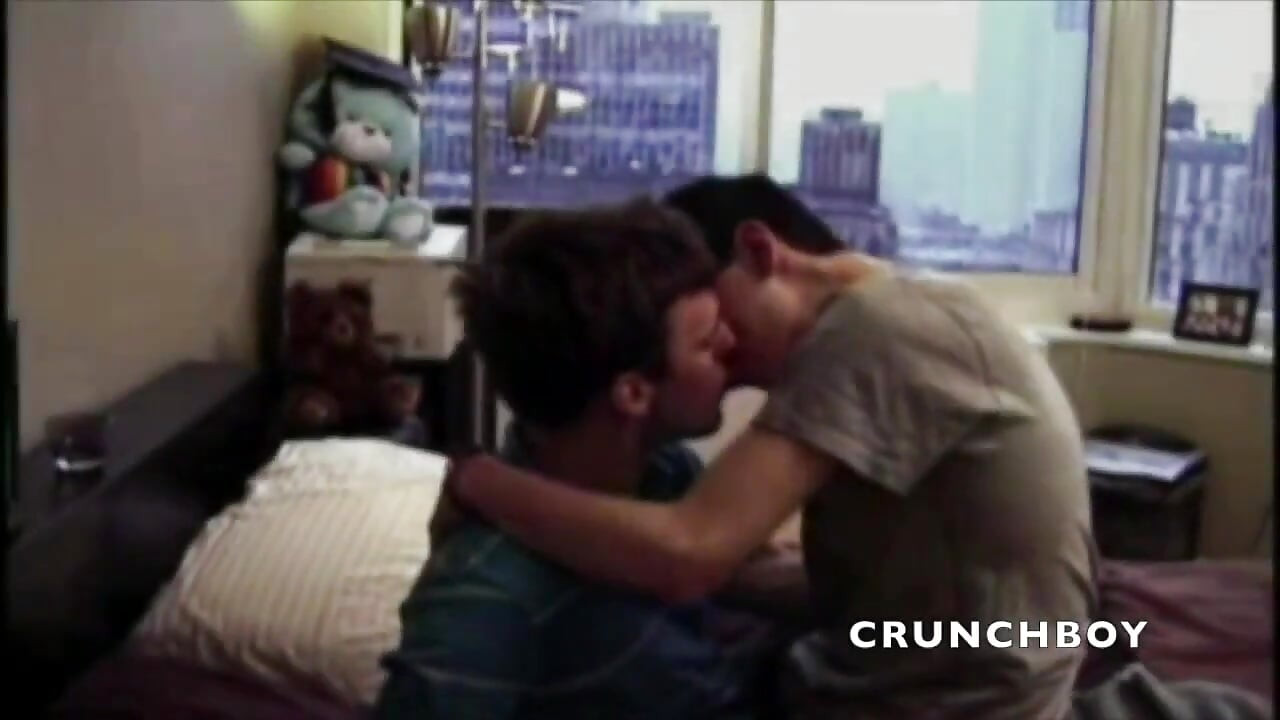 2朋友双性恋第一次做爱