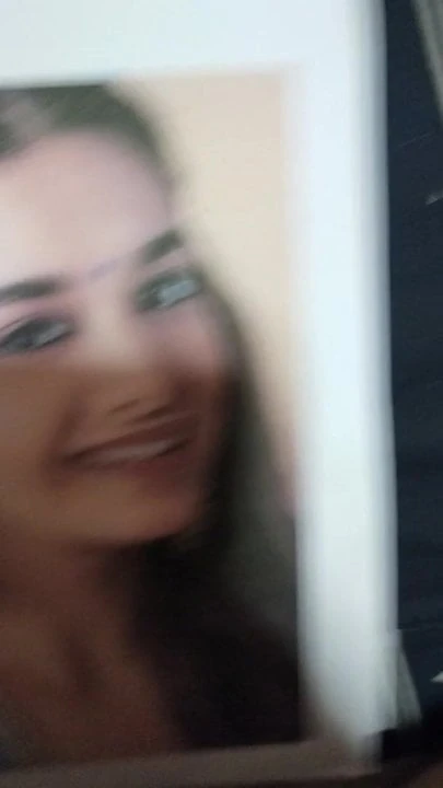 Keerthi színésznő cum tisztelgés
