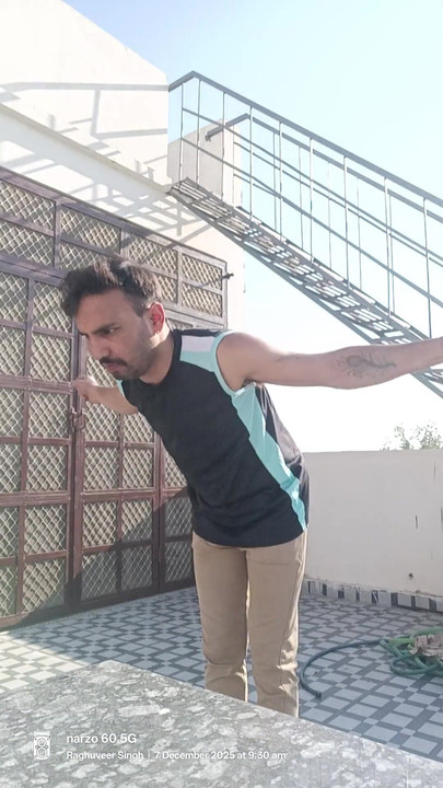 印度德西男人享受淋浴和大师和精油按摩 | 短片 2