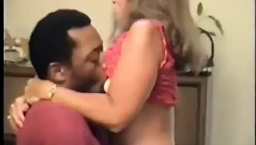 Aldatılan orta yaşlı seksi kadın - gavat orta yaşlı seksi kadın hepimiz gavat oyunu hakkındayız. Arkadaşlarım ve ben sert eş değiştirenleriz