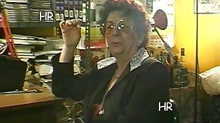 Sesso segreto anni '90 in italiano con mogli esibizioniste # 1