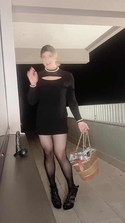 Sissy obey to Goddess Yasmin