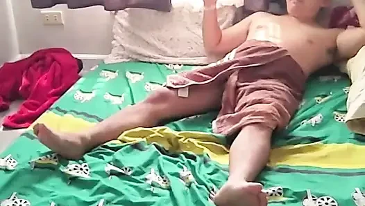 ASIAN STEP MOM HELP OUT HIS INJURED STEP SON TO TAKE A BATH AND END UP SUCKING HIS DICK AND CREAMPIED PART 2