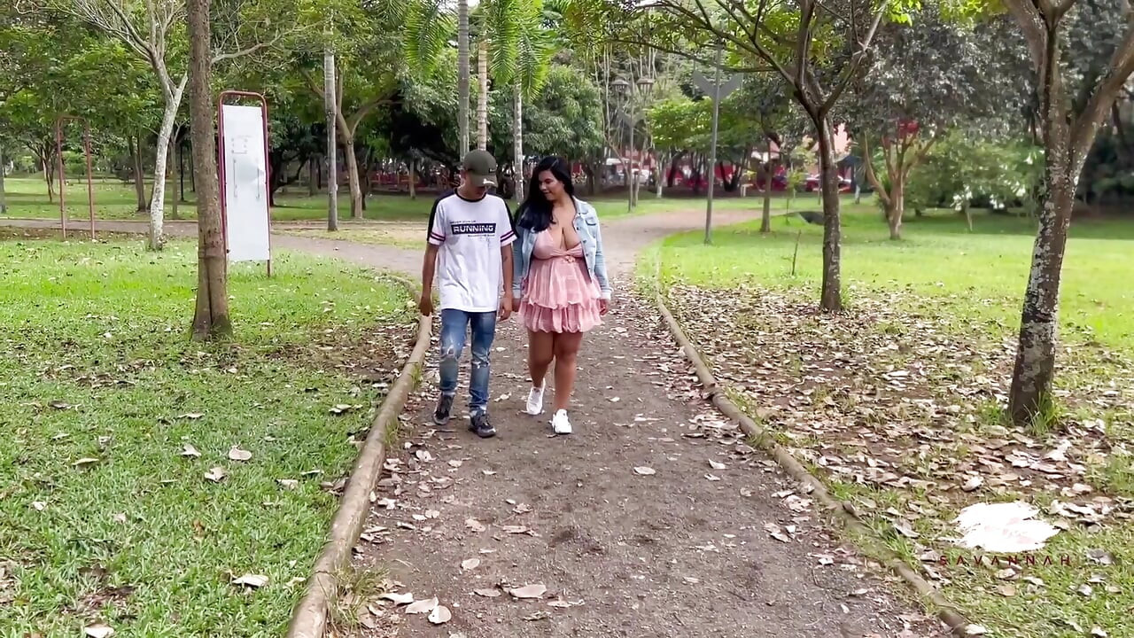 Amateur couple have sex on their first date in the public park - Savannah Watson