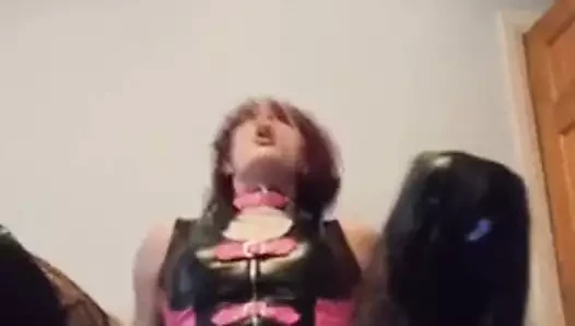 Sophie alt alır bir dev yapay penis
