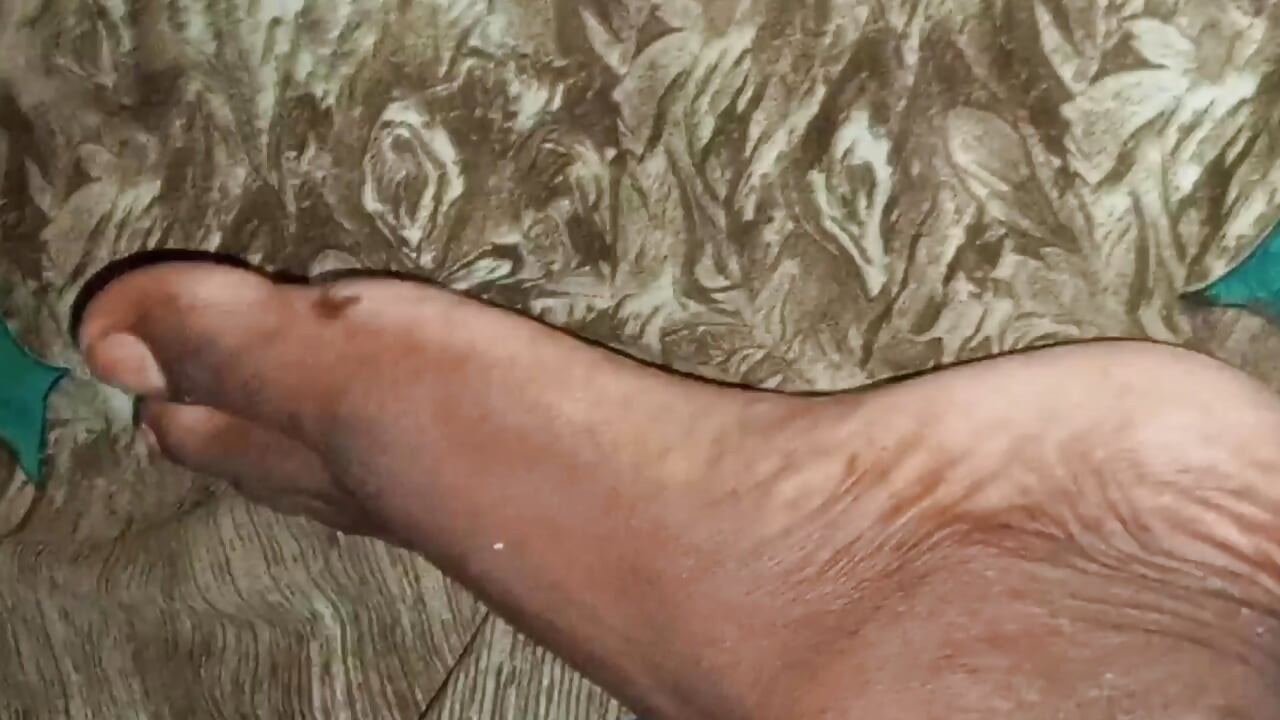 我丈夫的很小，我需要一根又大又厚的，你有吗？