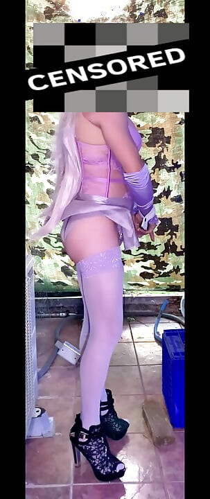 Waria pantat bahenol dengan stoking seksi dengan lingerie seksi