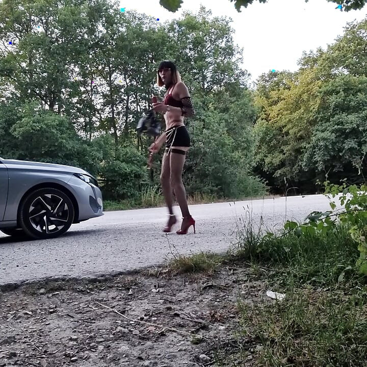SchooL❣️Teacher shows off in the car park of La Faisanderie. [⁵Jul²⁶] ²⁰h ²³h VaneSsaBiTCHx PariSChienneTrvprod⁹¹