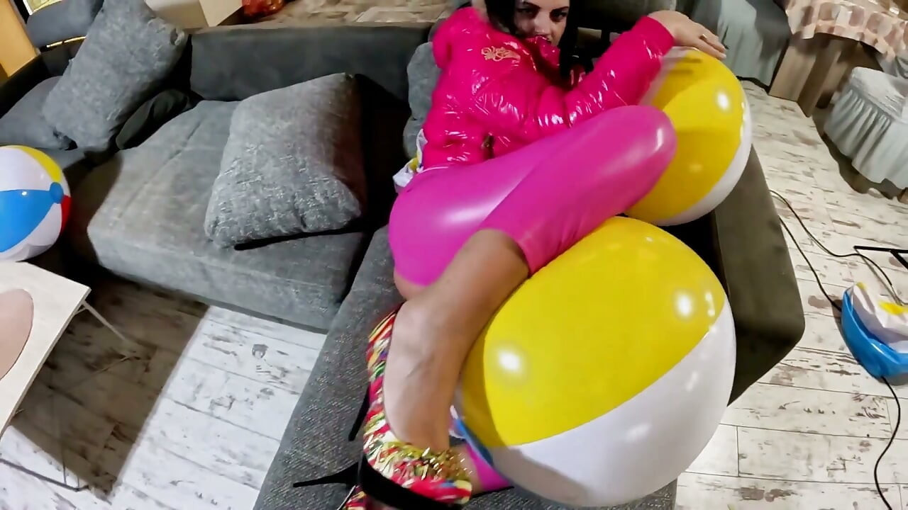Dominant Pink Downjacket MILF Beach Ball Fetish. Deepthroat, Reverse Cowgirl, Doggy and Triple Cum