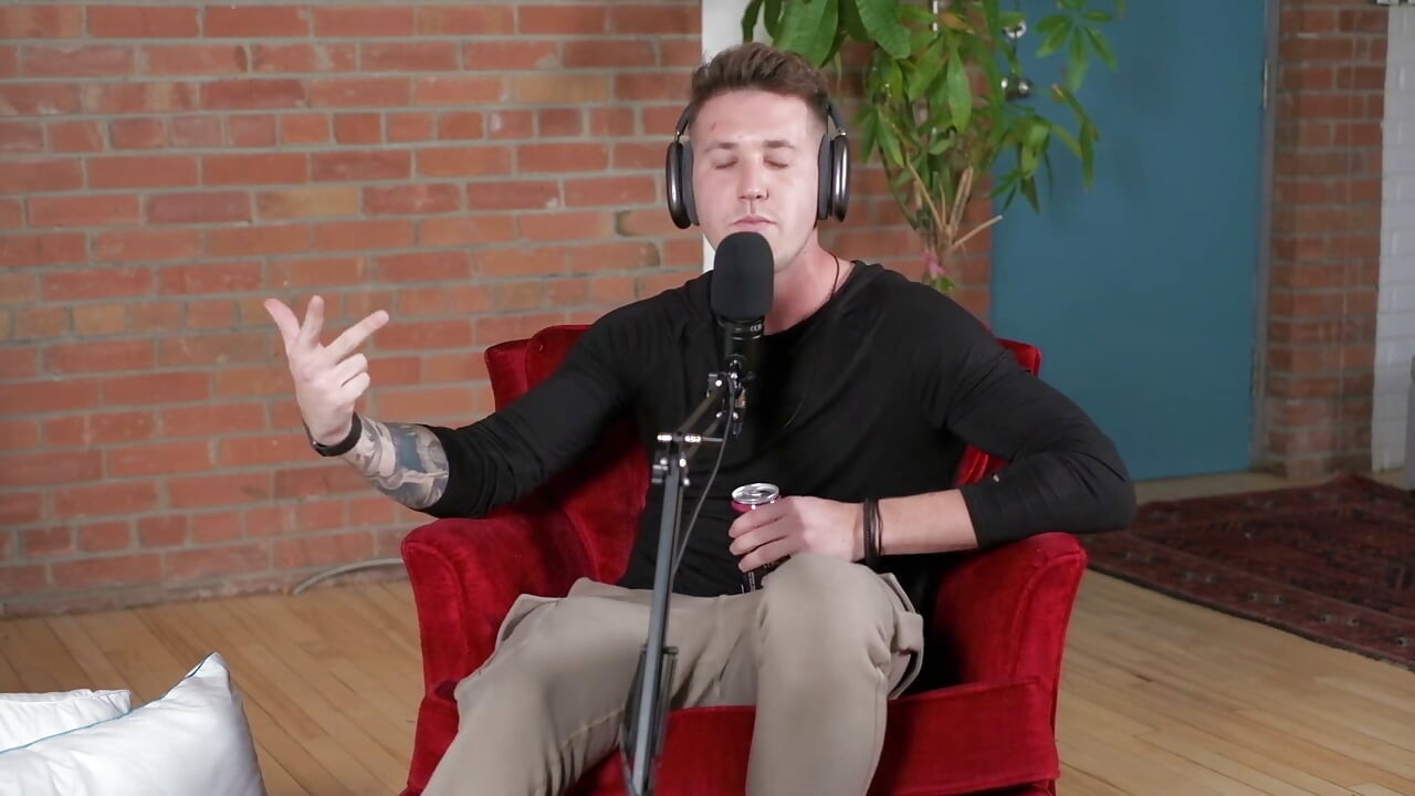 Greg O'Gallagher украдет твою девушку, даже не пытаясь!!