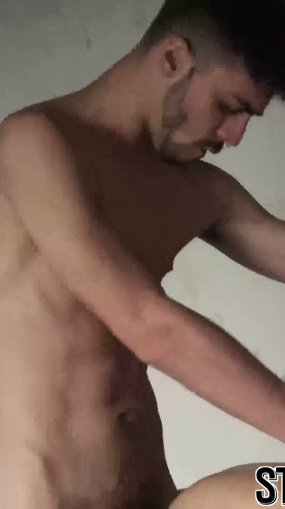 Sporcular hetero latino delikanlıları eşcinsellere dönüştürüyor | Klip 2