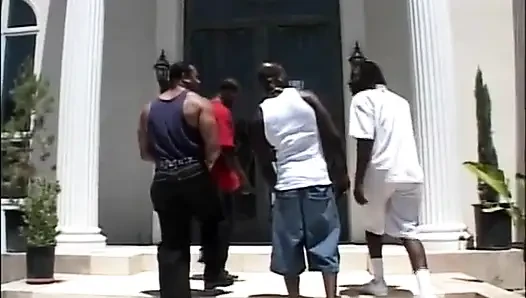 Seksi beyaz minyon siyah yaraklı üçlü grup seks... çifte sikiş göt sikişi