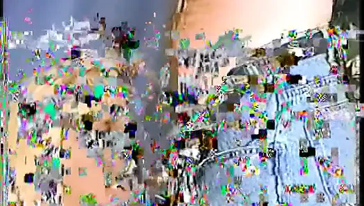 Olgun sarışın dildo kıllı amcığını sikiyor ve sonra beyaz yarağı emiyor