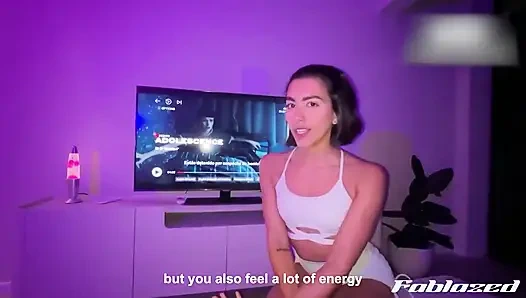 İçeride değil! Spor salonundan sonra komşumu ziyaret ettim ve sonunda seks yaptık