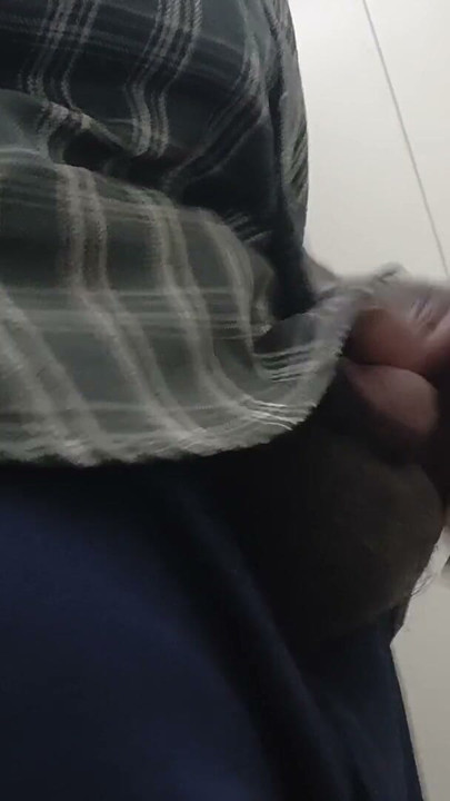tamil boy dick show in lift | Clip 1