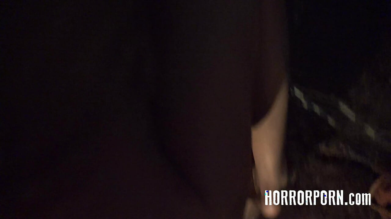 The girl in the cage (Horror Porn)