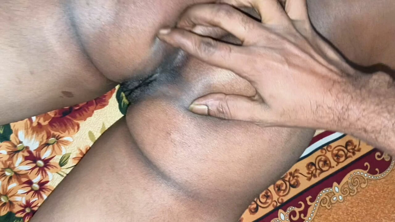 Pušenje kurca, sperma u usta, cumshot, jebanje, drkanje, muževljevo muzenje penisa, femdom, indijski seks, indijski video jebanja