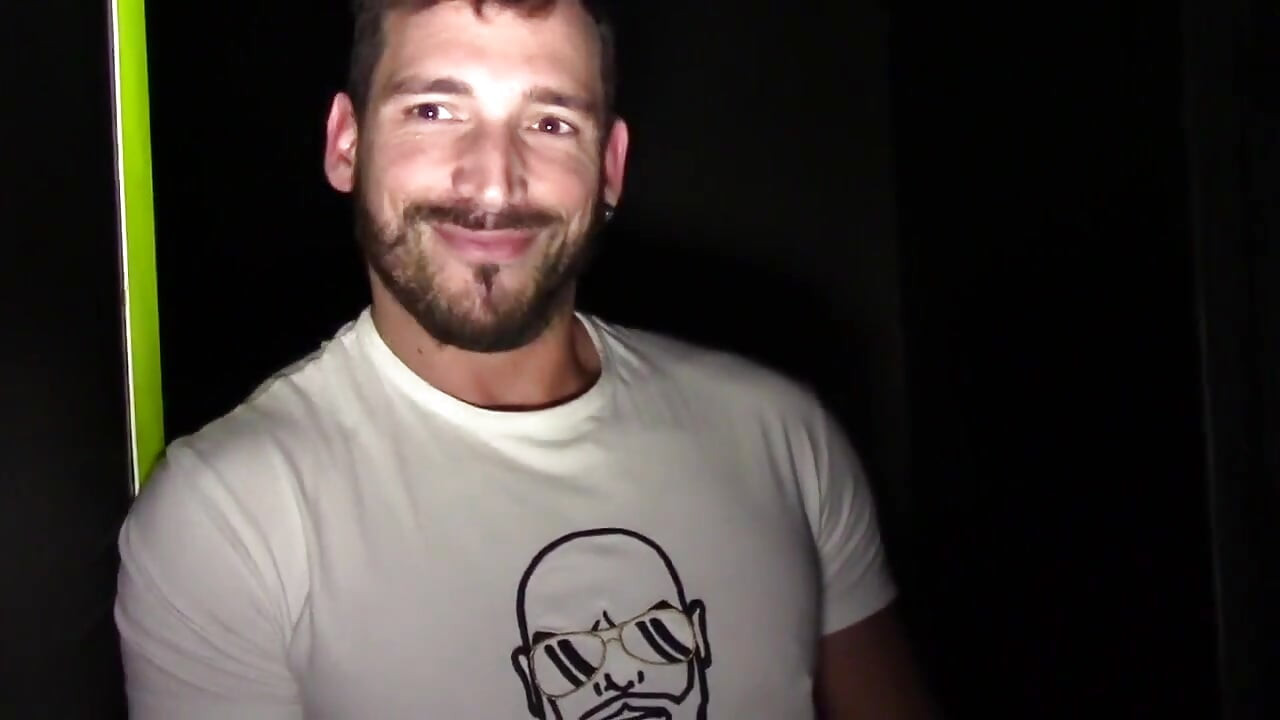 Tonio futută în cur de vedeta porno musculoasă Enzo