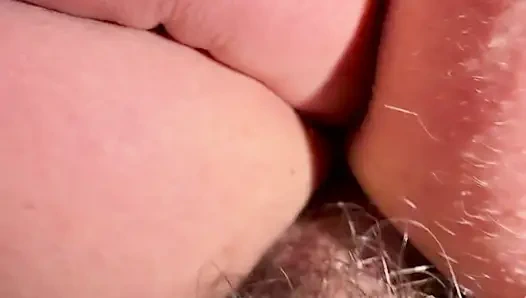 Sikişirken göt deliğine parmak sokuyor