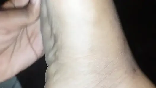 Cute plump african girl shows off her feet, black knees and light thighs for your enjoyment