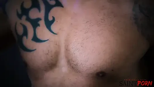 Lexi ward nimmt eine ladung auf ihren hintern