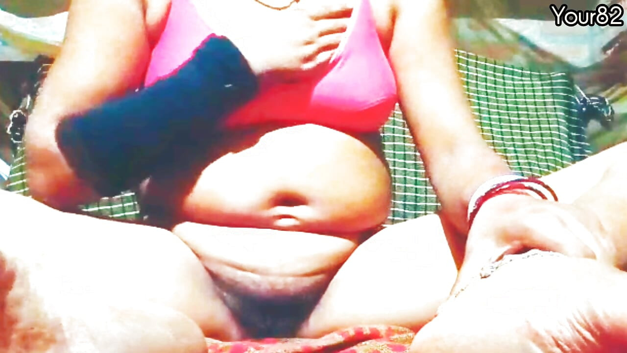 Sister-in-law is very hot, ready to take a long time, changing a lot of milk, big breasts.