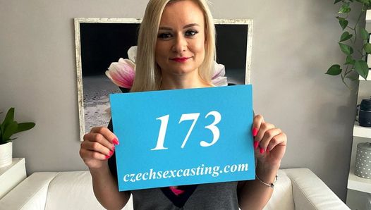 Sehr fickbare Blondine beim Casting