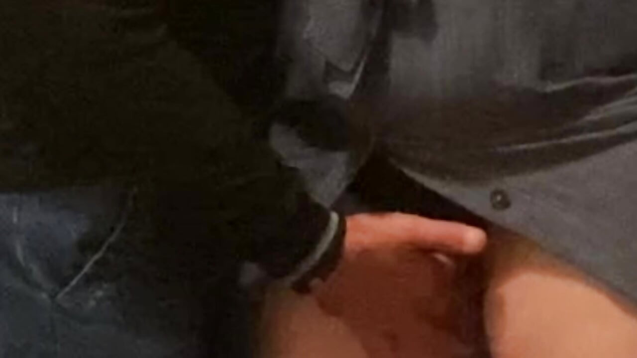 Azgın sürtük sulu amında parmaklanıyor