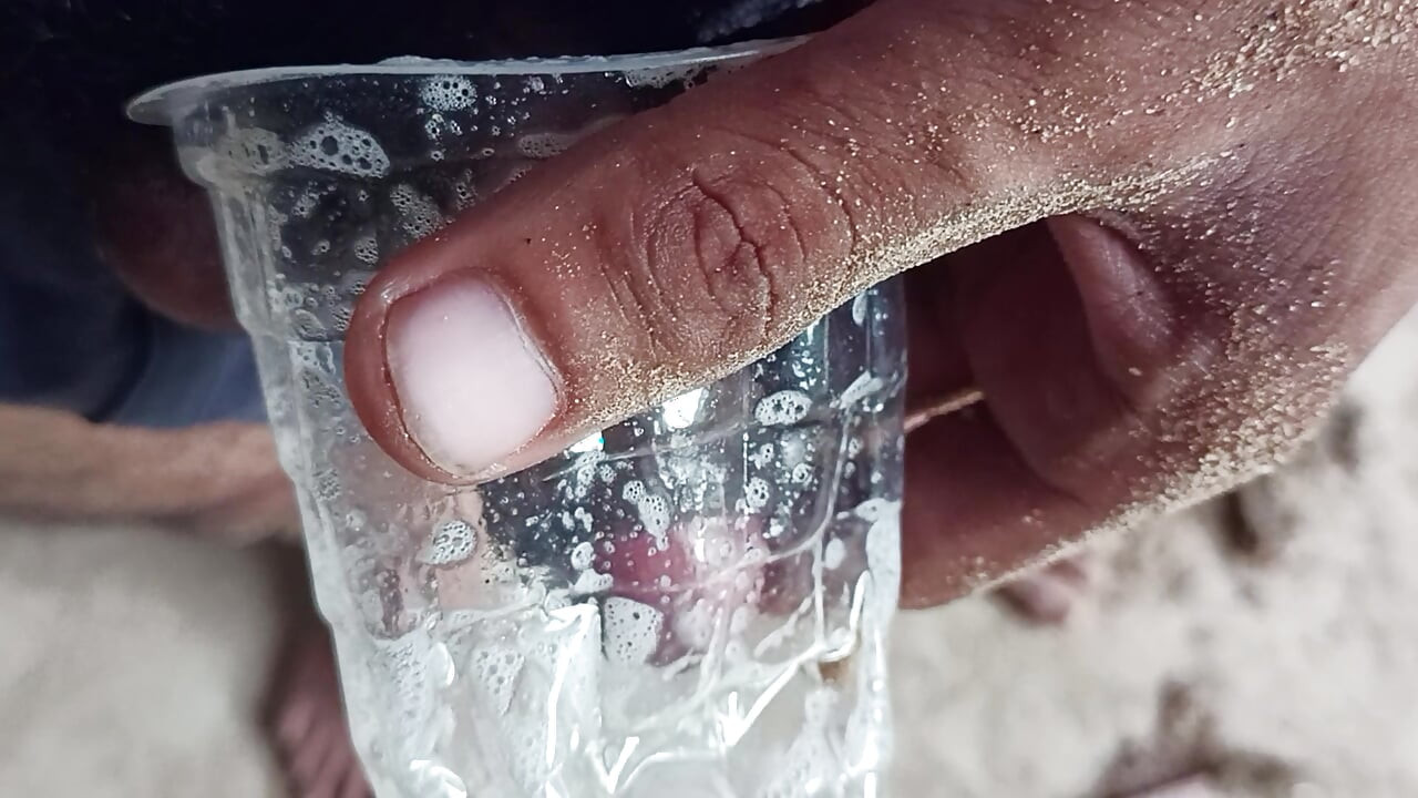 Igraj se sa seksualnom igračkom da se mastrubiraš do velikog kurca da svršiš