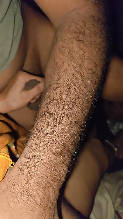 Sexy hermanastra en la ley quiere divertirse mucho durante el sexo