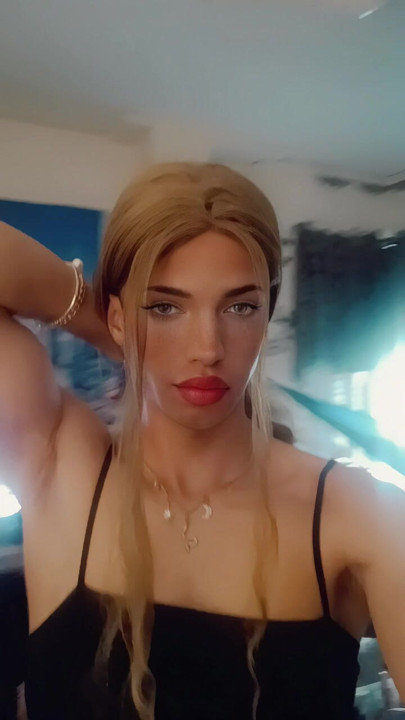 Latynoska sissy crossdresserka
