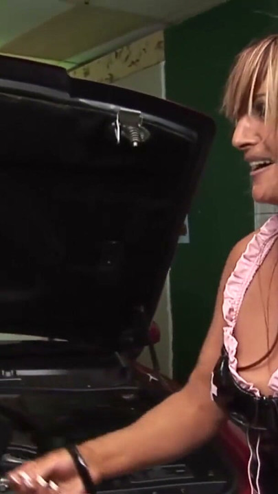 Mutter, der alte Cougar will unbedingt mit ficken | Clip 1