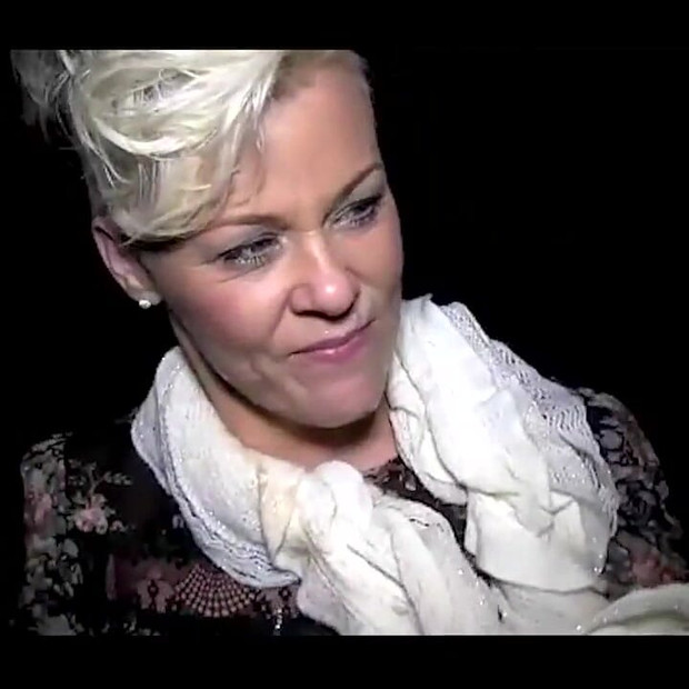 MILF Veřejné Sání Na Veřejnosti, Sání a Výstřiky Na Obličej