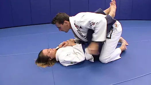 Megan fenox si pelacur yang hampir cukup umur memeknya dientot