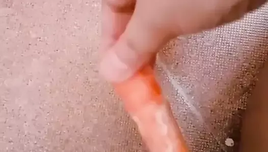 Dernière vidéo de masturbation avec une carotte