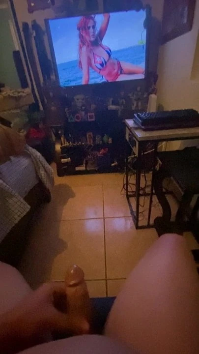 Bella throne Cum tribute